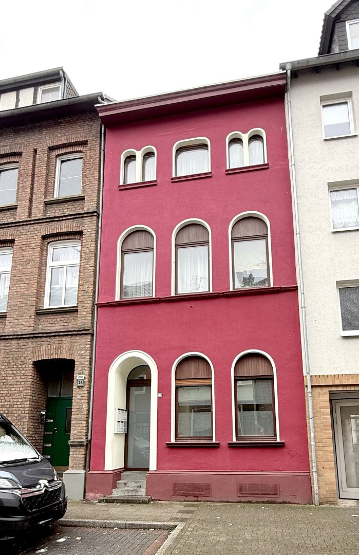 Im Herzen von Neuss: Zentrales und modernes Apartment im DG mit Klimaanlage und Tageslichtbad